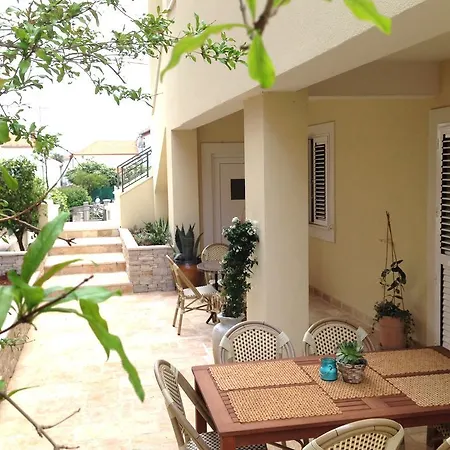 Maresol Apartment *